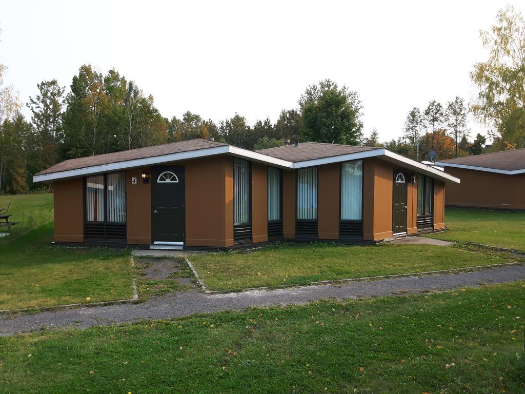 Chalets Du Lac Matapedia Val-Brillant ภายนอก รูปภาพ