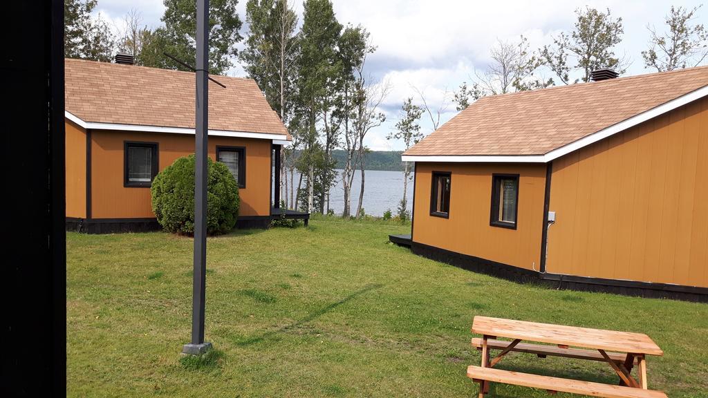 Chalets Du Lac Matapedia Val-Brillant ภายนอก รูปภาพ